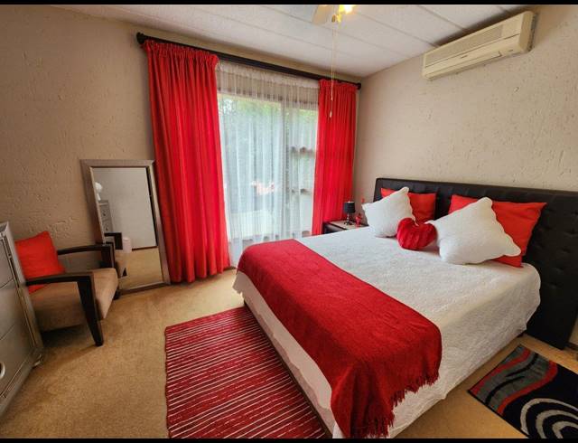 2 BEDROOM APARTMENT FOR SALE IN KEY WEST ESTATE